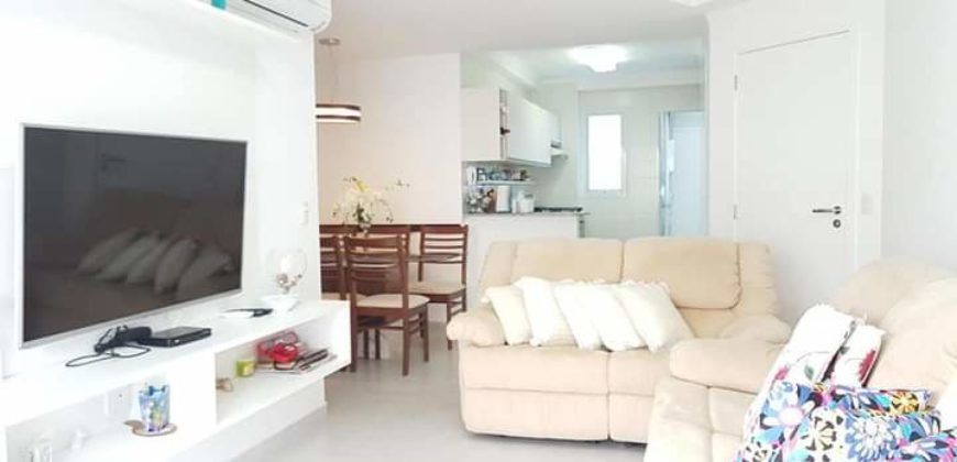 Apartamento 3 dormitórios na Riviera para Temporada rt007