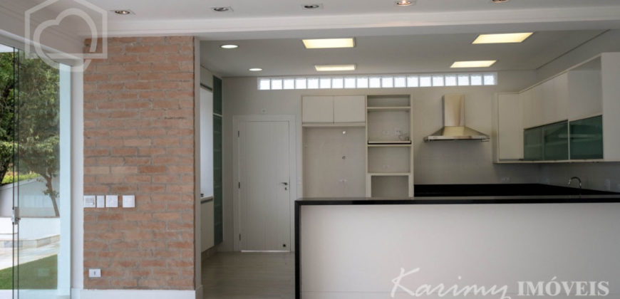 Mansão com pier de atracação à venda no Marina Guarujá gv014