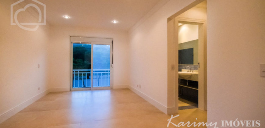 Mansão com pier de atracação à venda no Marina Guarujá gv014